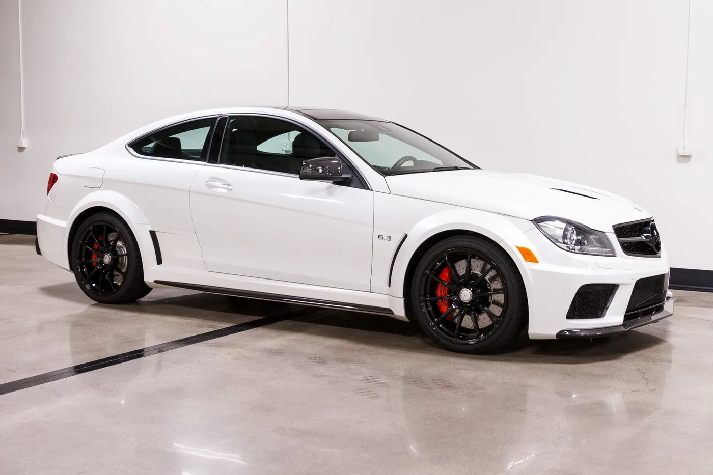 2013 Mercedes-AMG C 63 Black Series vendue par un concessionnaire spécialisé à Costa Mesa, États-Unis, photo 7 sur 15
