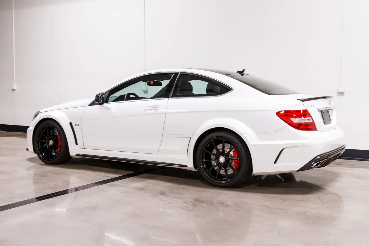 2013 Mercedes-AMG C 63 Black Series vendue par un concessionnaire spécialisé à Costa Mesa, États-Unis, photo 8 sur 15