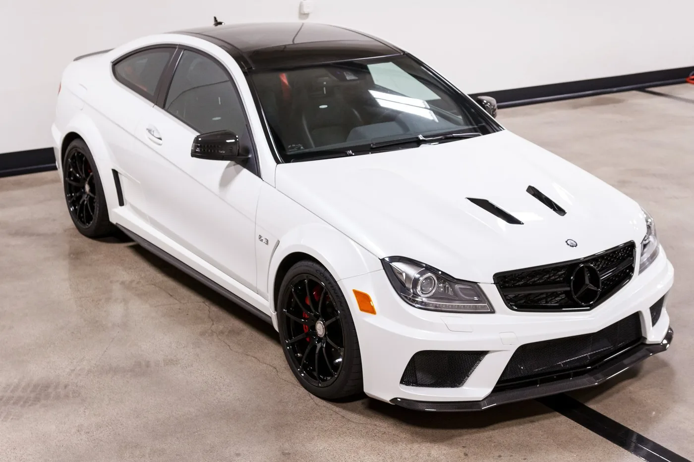 2013 Mercedes-AMG C 63 Black Series vendue par un concessionnaire spécialisé à Costa Mesa, États-Unis, photo 11 sur 15