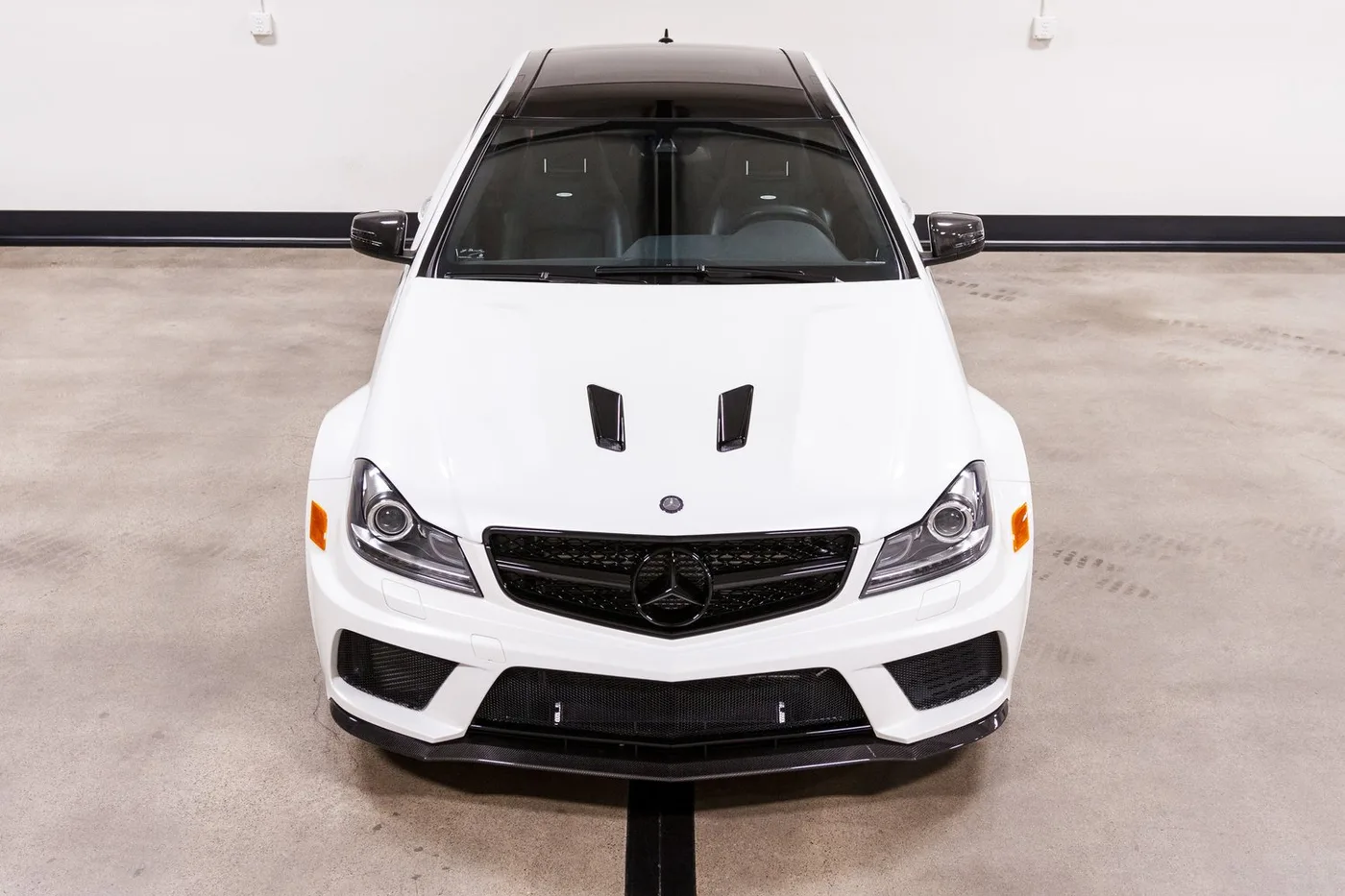 2013 Mercedes-AMG C 63 Black Series vendue par un concessionnaire spécialisé à Costa Mesa, États-Unis, photo 12 sur 15