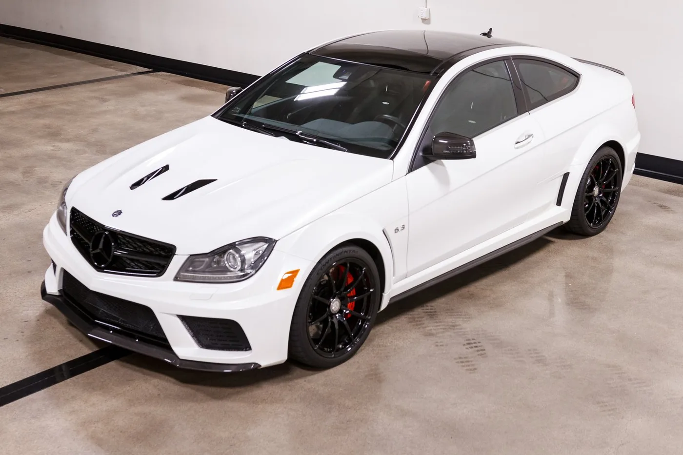 2013 Mercedes-AMG C 63 Black Series vendue par un concessionnaire spécialisé à Costa Mesa, États-Unis, photo 13 sur 15
