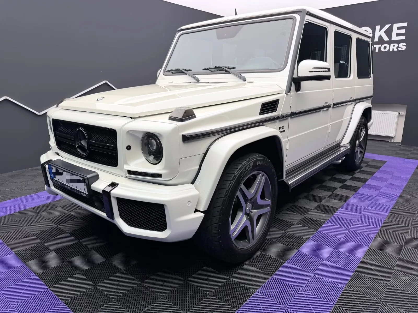 2013 Mercedes-AMG G 65 proposée par un concessionnaire spécialisé à Bratislava, Slovaquie, photo principale