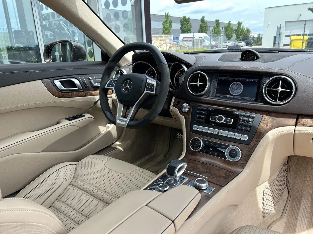 2013 Mercedes-AMG SL 63 Roadster angeboten von einem Fachhändler in Písek, Tschechien, Foto 18 von 42