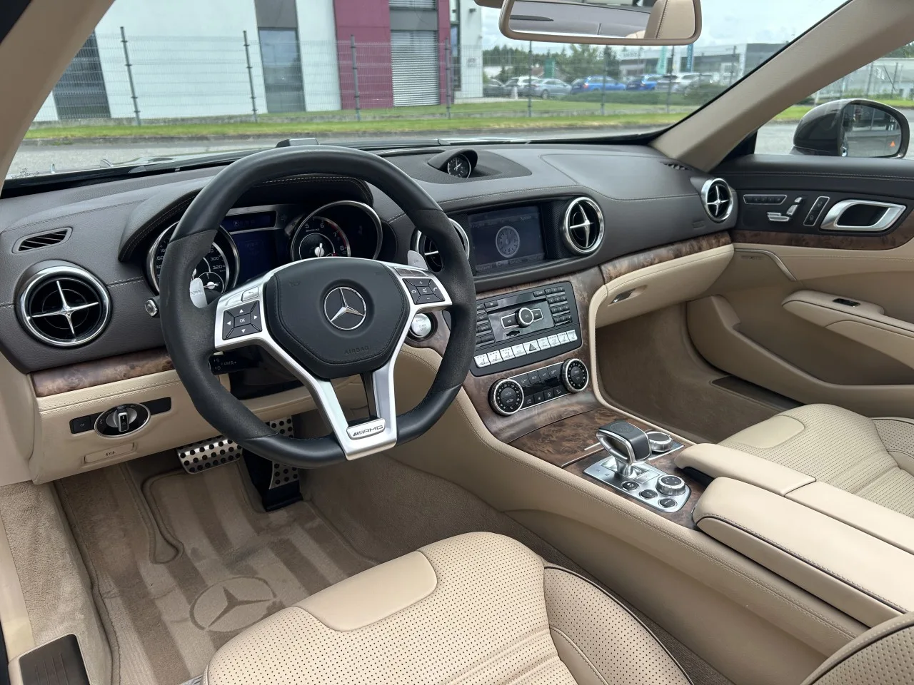2013 Mercedes-AMG SL 63 Roadster angeboten von einem Fachhändler in Písek, Tschechien, Foto 23 von 42