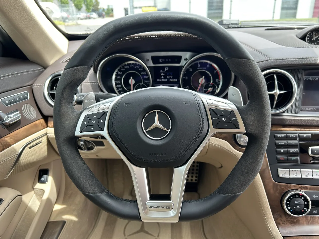 2013 Mercedes-AMG SL 63 Roadster angeboten von einem Fachhändler in Písek, Tschechien, Foto 24 von 42