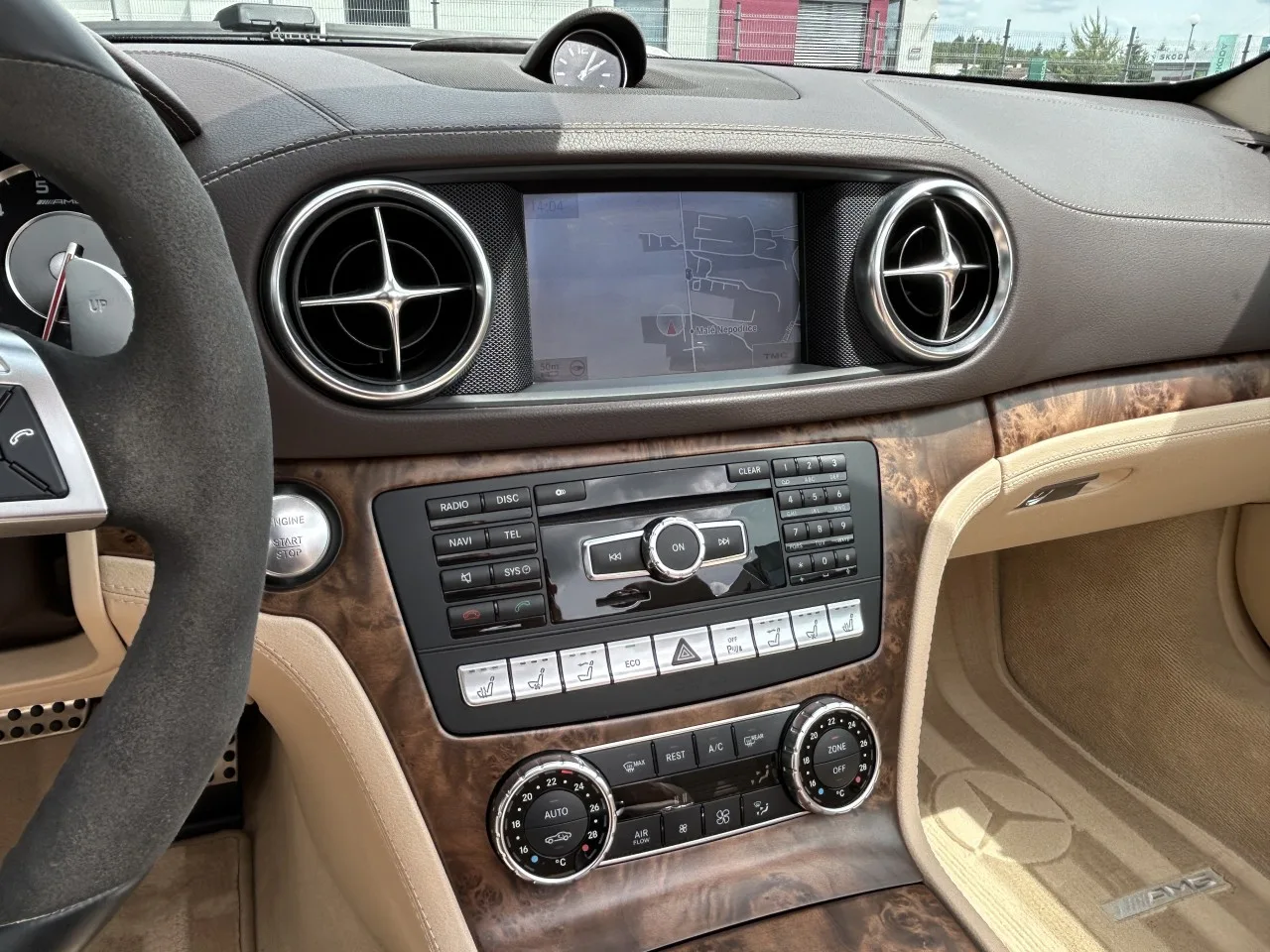 2013 Mercedes-AMG SL 63 Roadster angeboten von einem Fachhändler in Písek, Tschechien, Foto 28 von 42