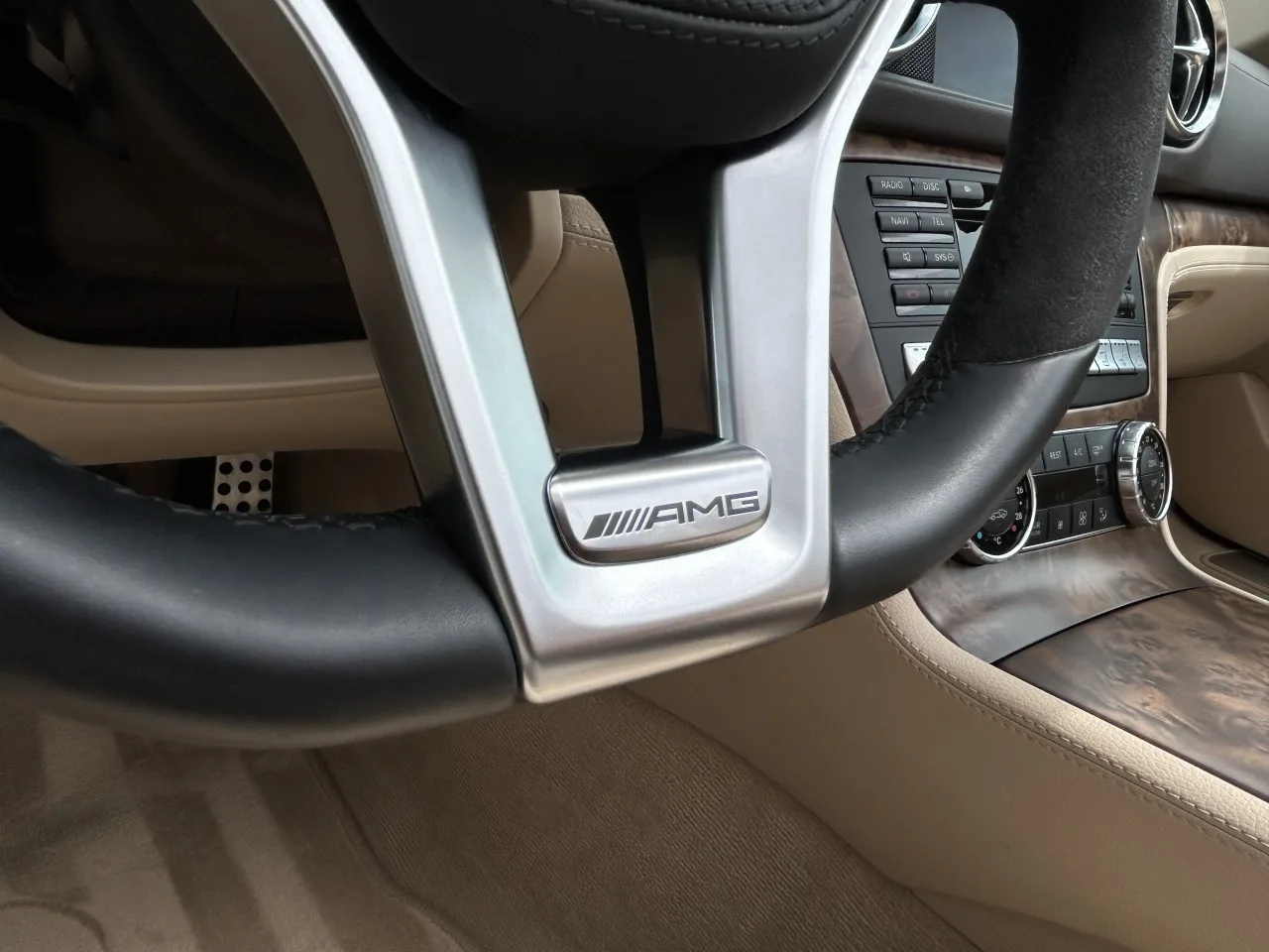 2013 Mercedes-AMG SL 63 Roadster angeboten von einem Fachhändler in Písek, Tschechien, Foto 39 von 42