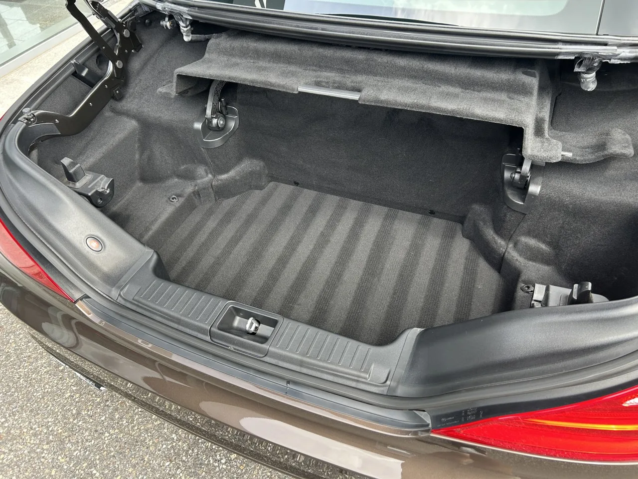 2013 Mercedes-AMG SL 63 Roadster angeboten von einem Fachhändler in Písek, Tschechien, Foto 41 von 42