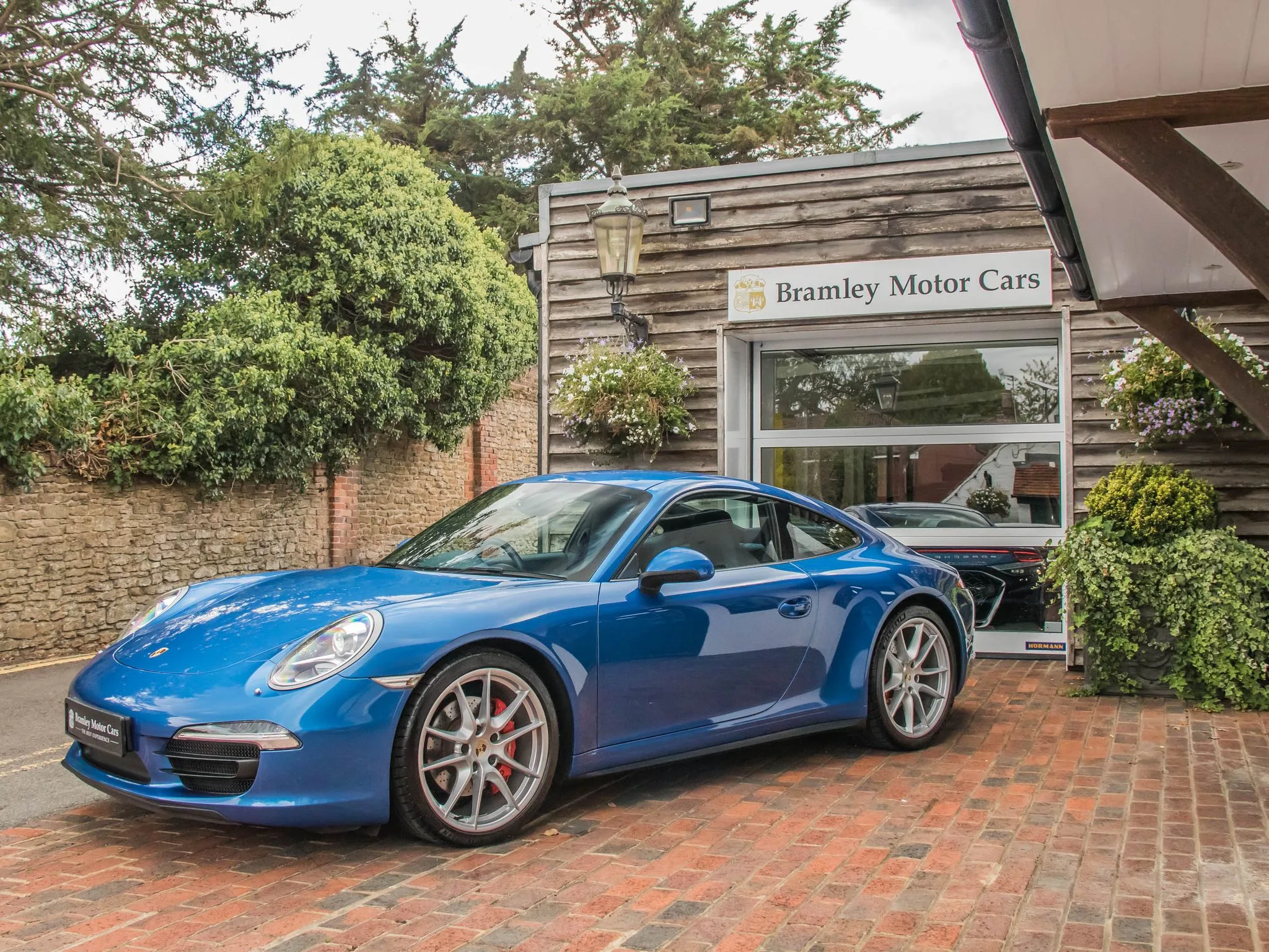 2013 Porsche 911 Carrera 4S offered by a specialist dealer in Bramley, United Kingdom, main photo