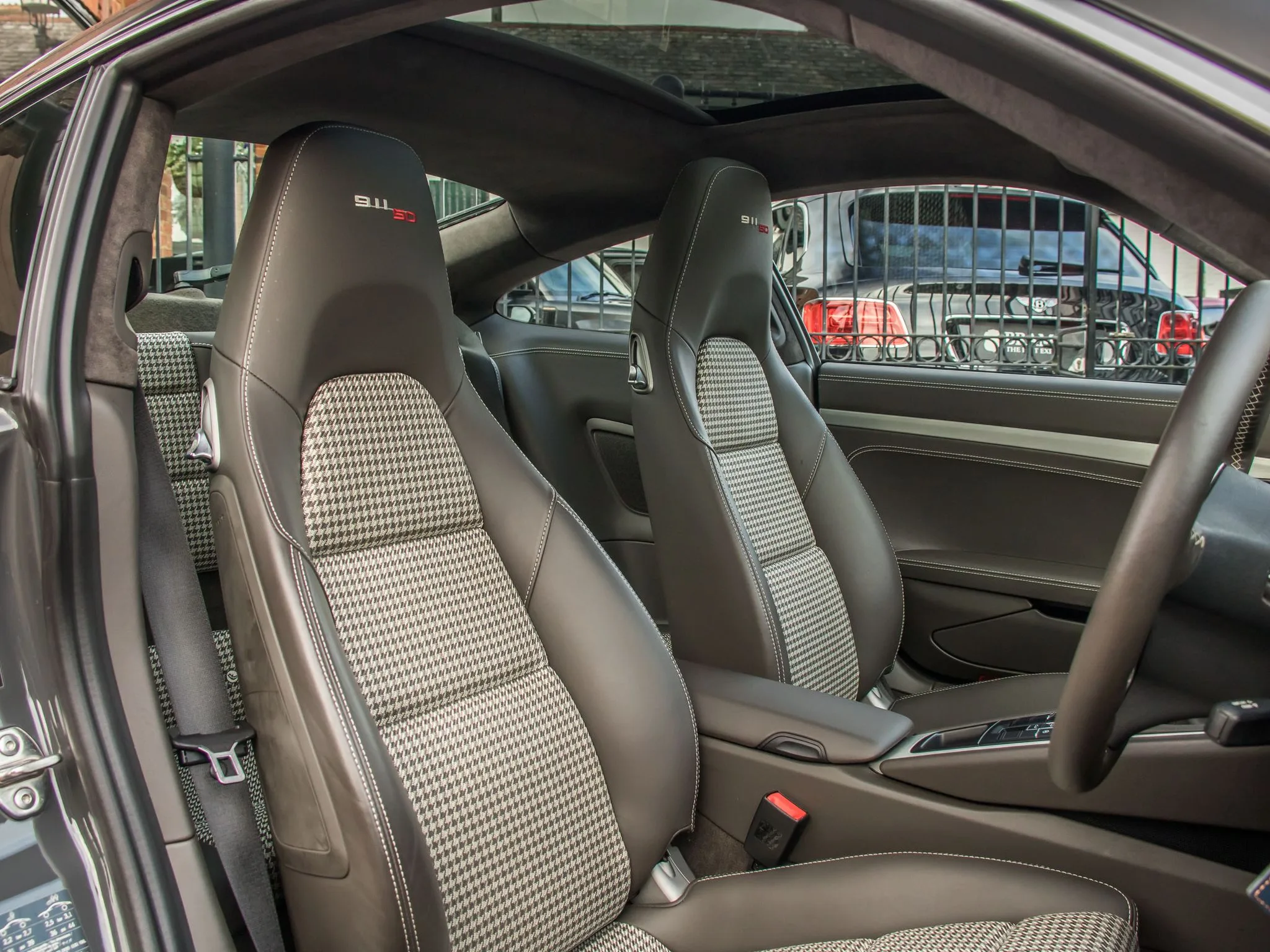 2013 Porsche 911 Carrera S 50th Anniversary Edition, 17/24
