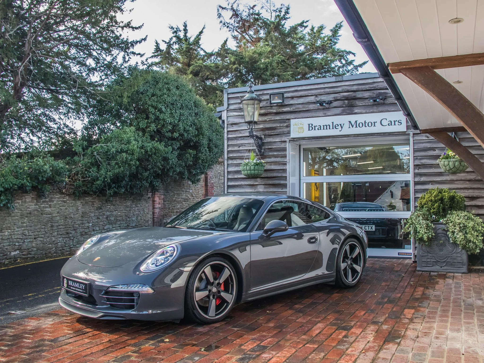 2013 Porsche 911 Carrera S 50th Anniversary Edition angeboten von einem Fachhändler in Bramley, Vereinigtes Königreich, Hauptfoto