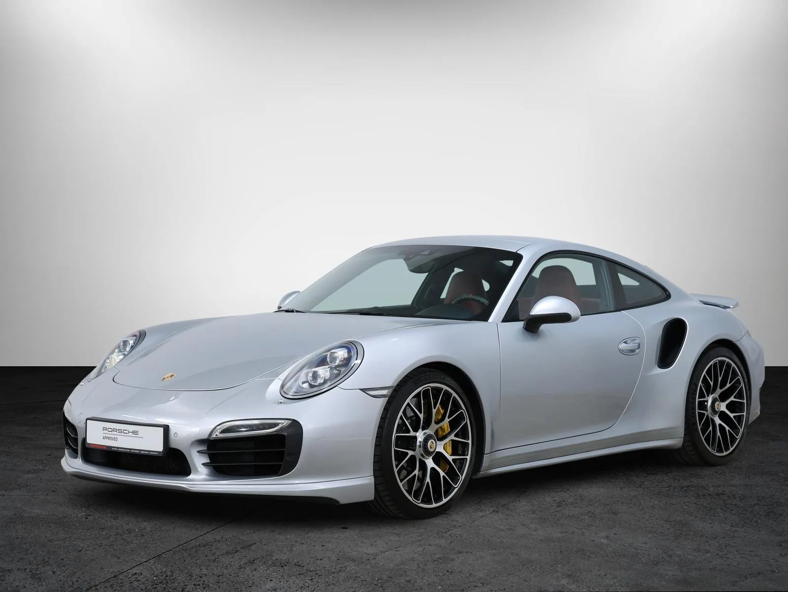 2013 Porsche 911 Turbo S angeboten von einem Fachhändler in Tallinn, Estland, Hauptfoto