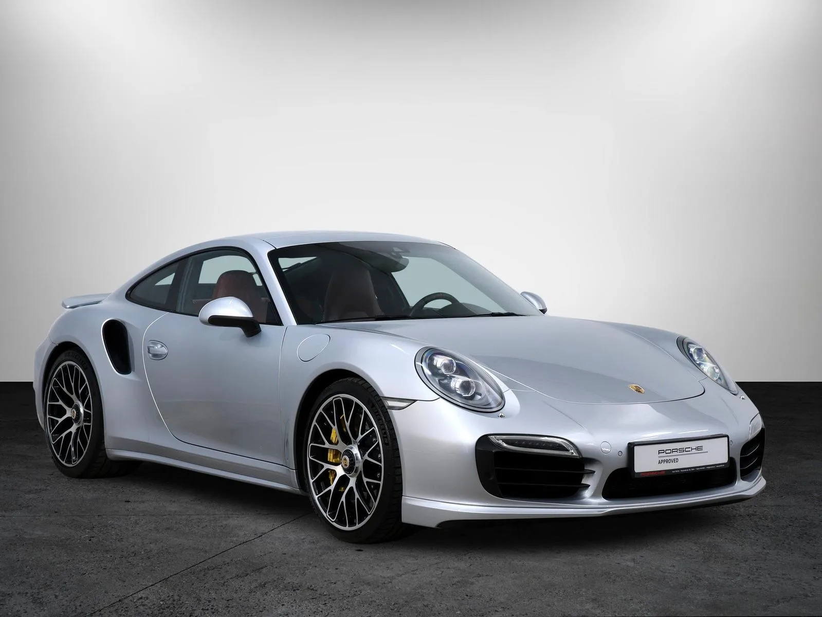 2013 Porsche 911 Turbo S, 2/19