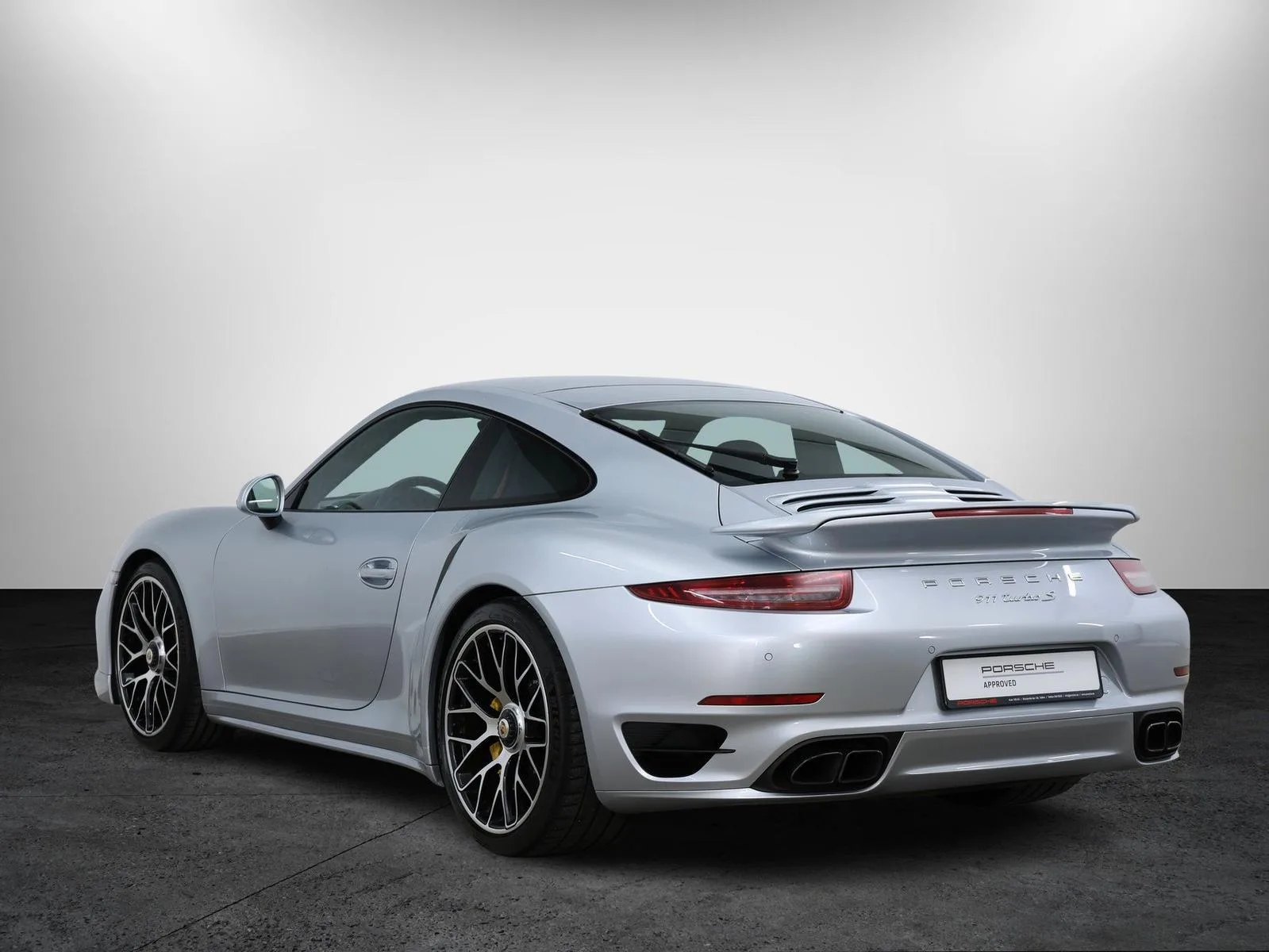 2013 Porsche 911 Turbo S, 3/19