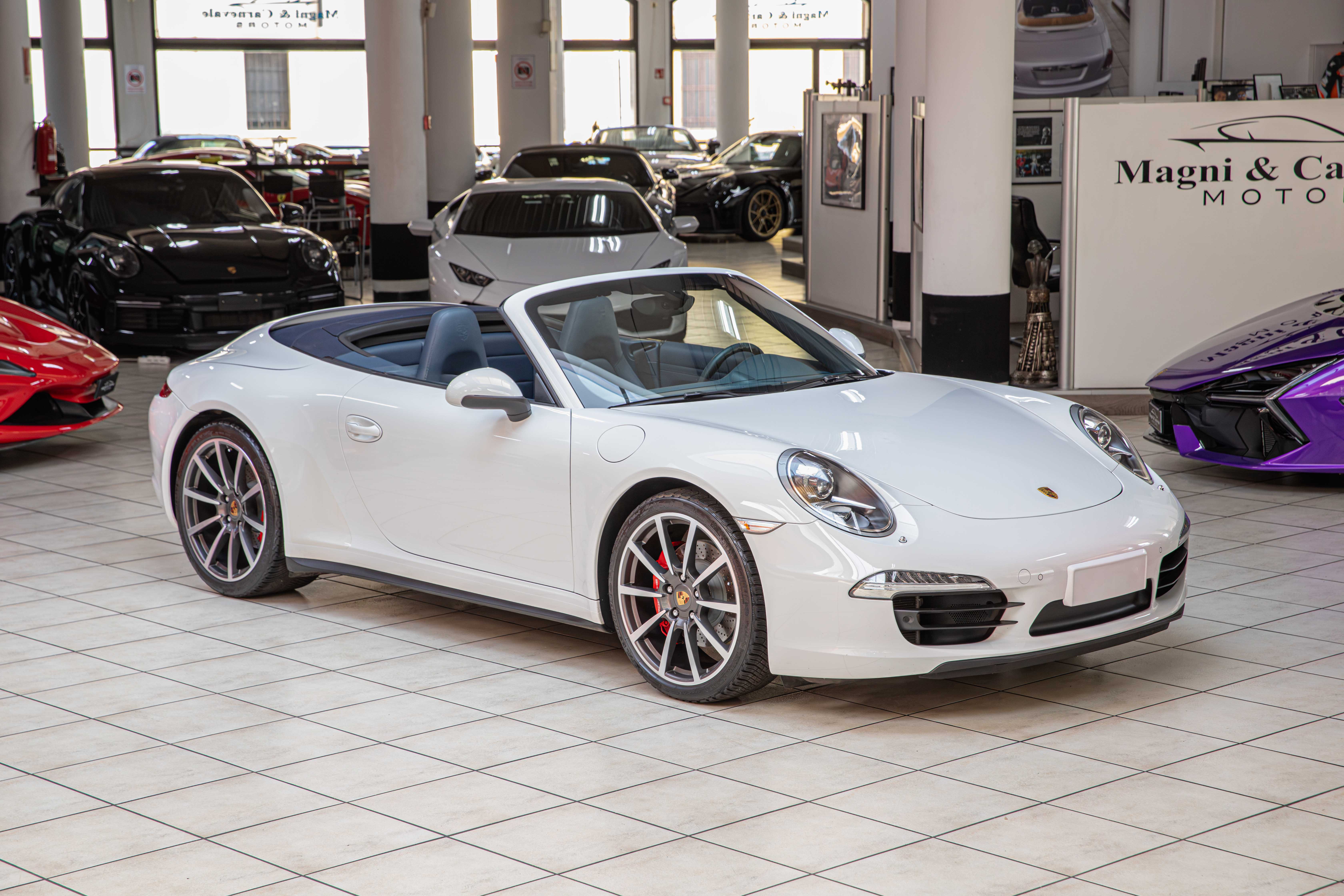 2013 Porsche 911 Carrera 4S Cabriolet proposée par un concessionnaire spécialisé à Milan, Italie, photo 2 sur 20