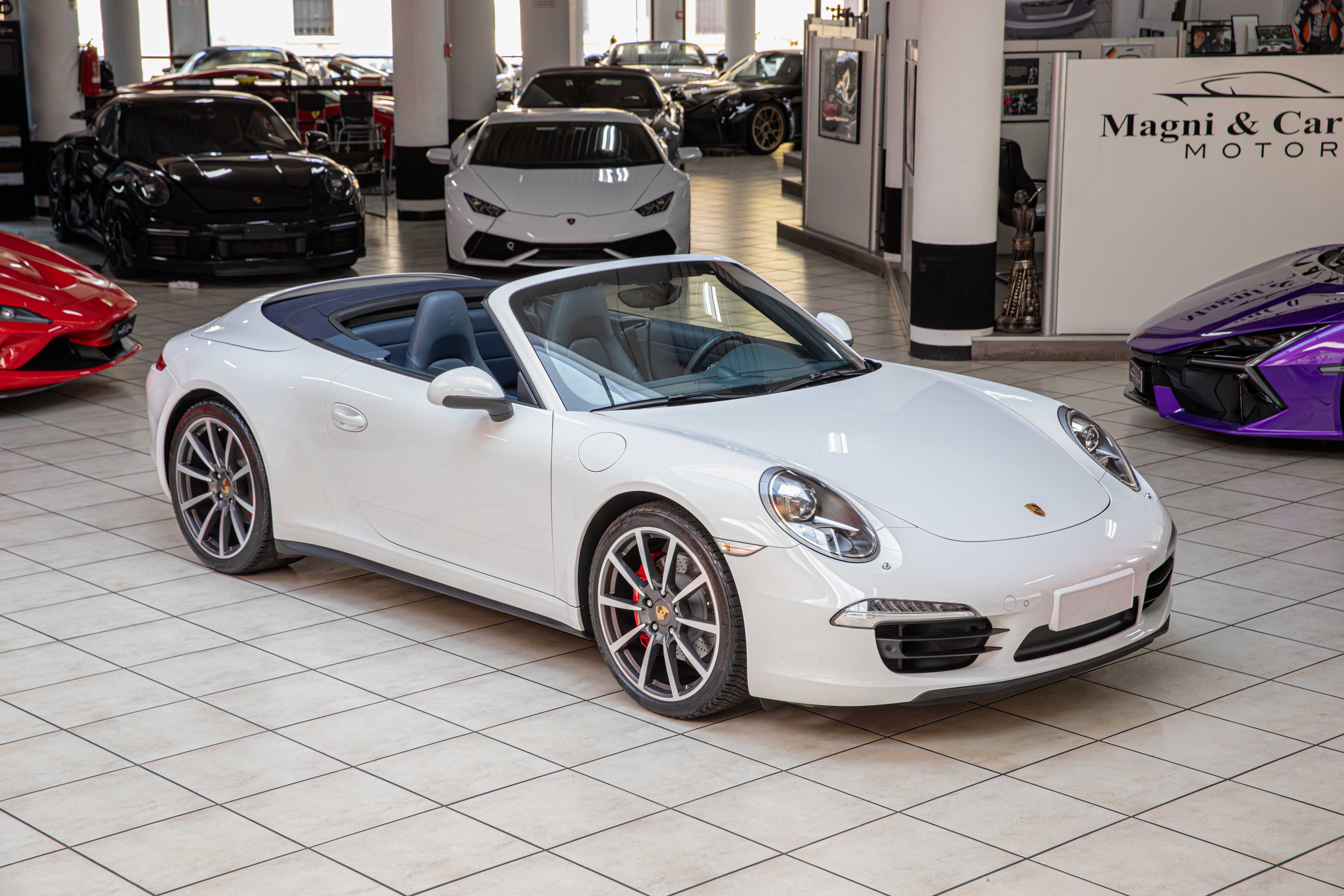 2013 Porsche 911 Carrera 4S Cabriolet proposée par un concessionnaire spécialisé à Milan, Italie, photo 4 sur 20