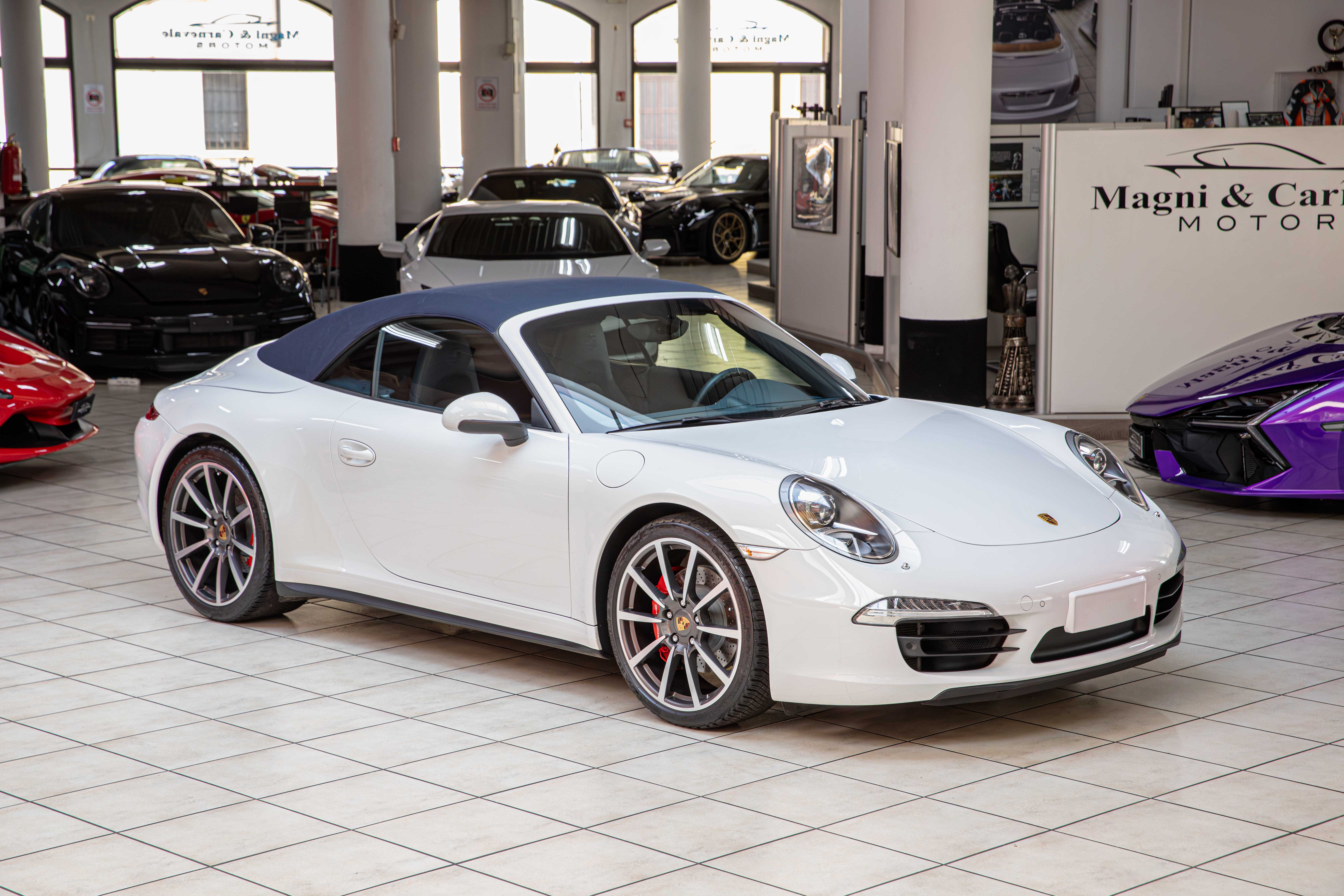 2013 Porsche 911 Carrera 4S Cabriolet proposée par un concessionnaire spécialisé à Milan, Italie, photo 5 sur 20