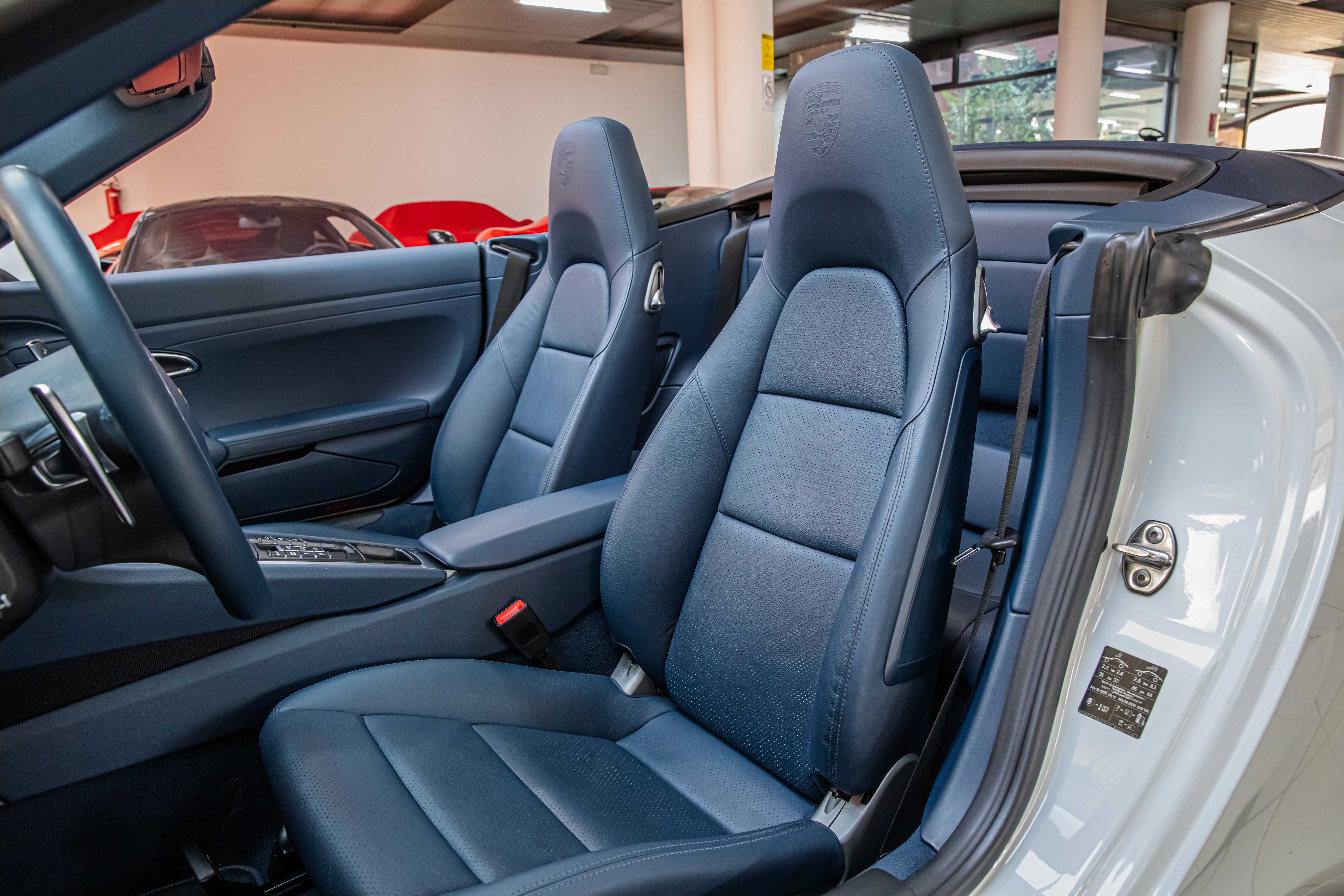 2013 Porsche 911 Carrera 4S Cabriolet proposée par un concessionnaire spécialisé à Milan, Italie, photo 14 sur 20