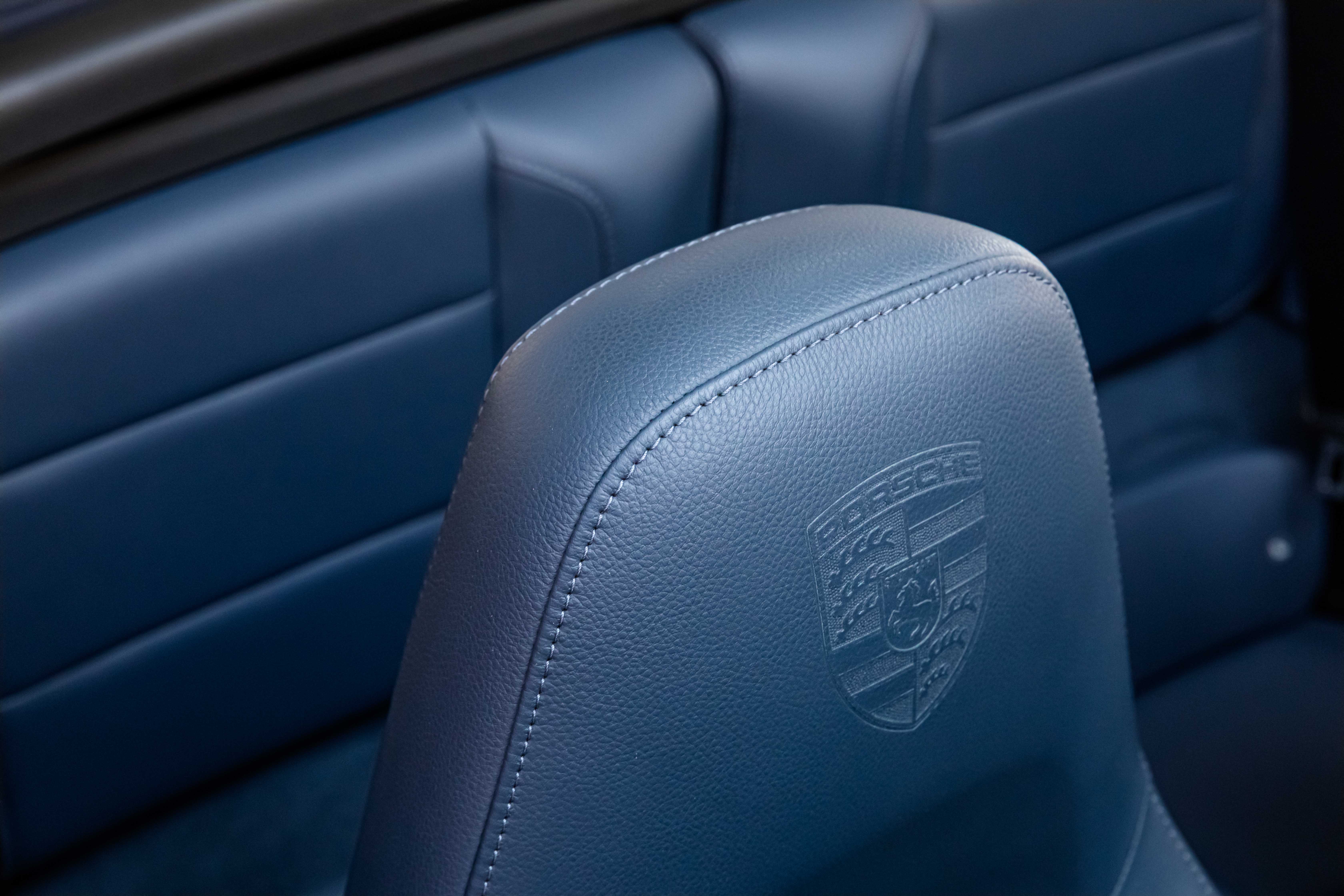 2013 Porsche 911 Carrera 4S Cabriolet proposée par un concessionnaire spécialisé à Milan, Italie, photo 18 sur 20
