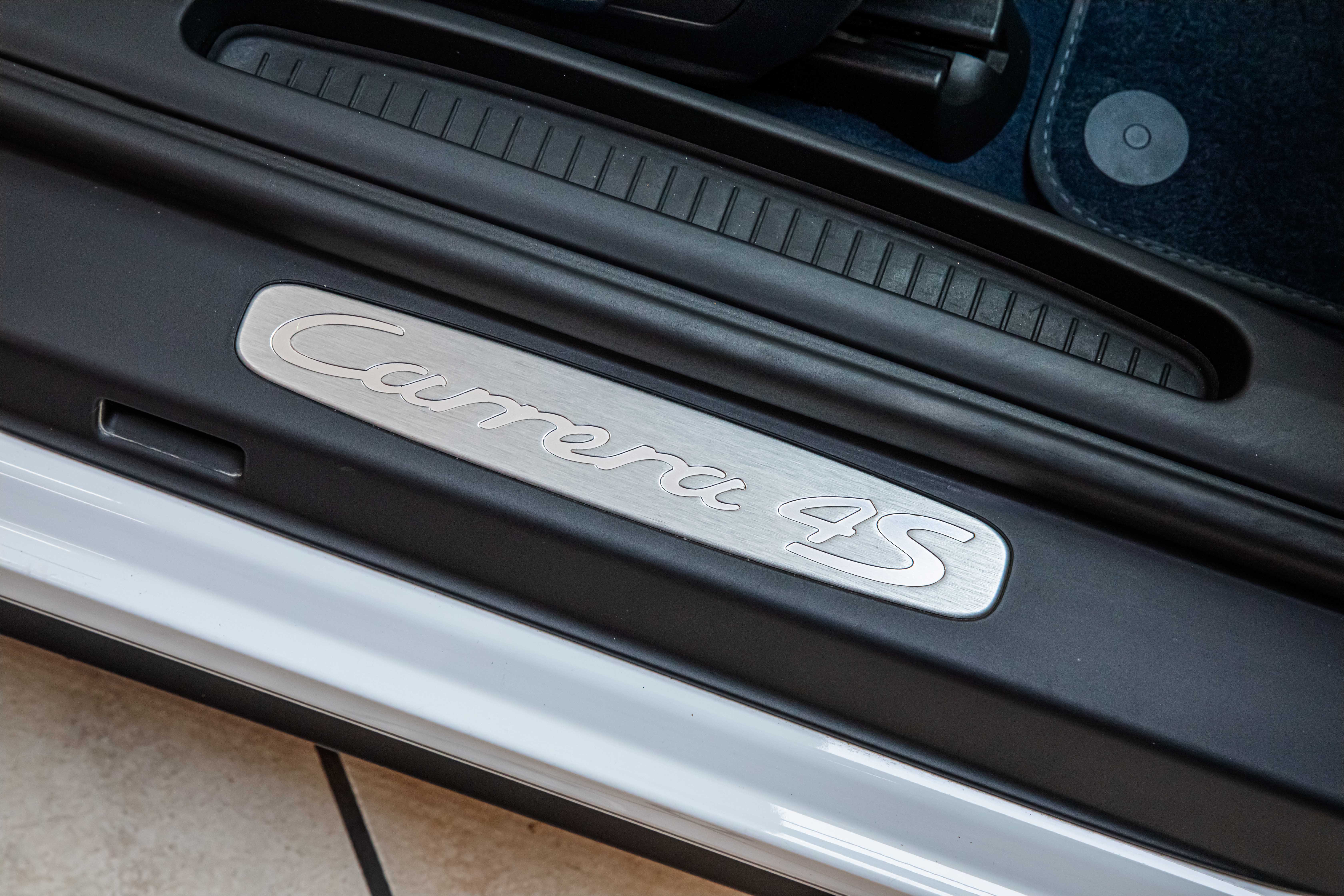 2013 Porsche 911 Carrera 4S Cabriolet proposée par un concessionnaire spécialisé à Milan, Italie, photo 19 sur 20