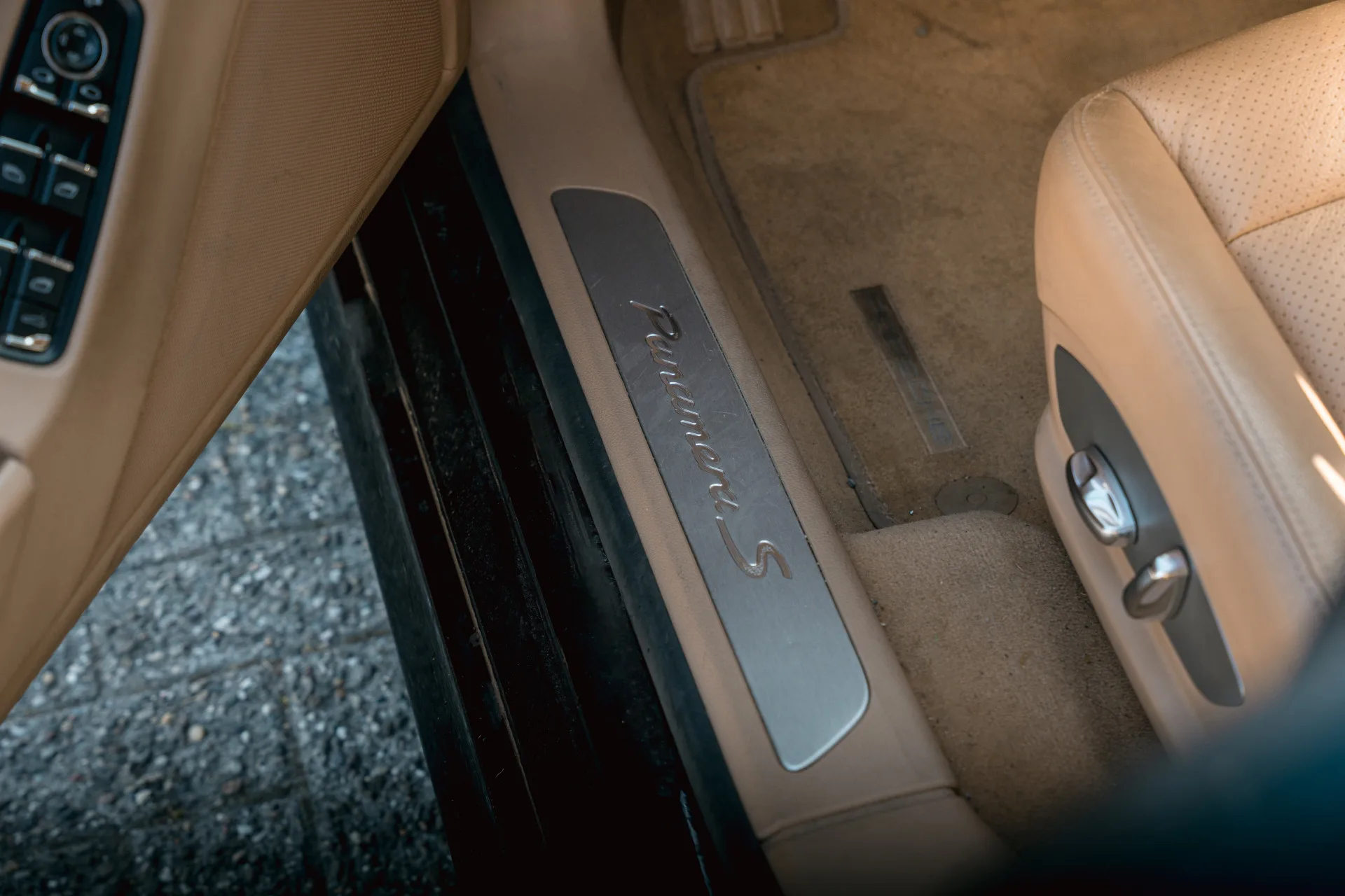 2013 Porsche Panamera S Hybrid, 19/30