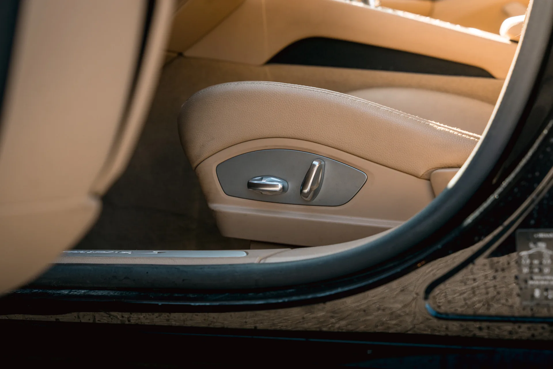 2013 Porsche Panamera S Hybrid, 20/30