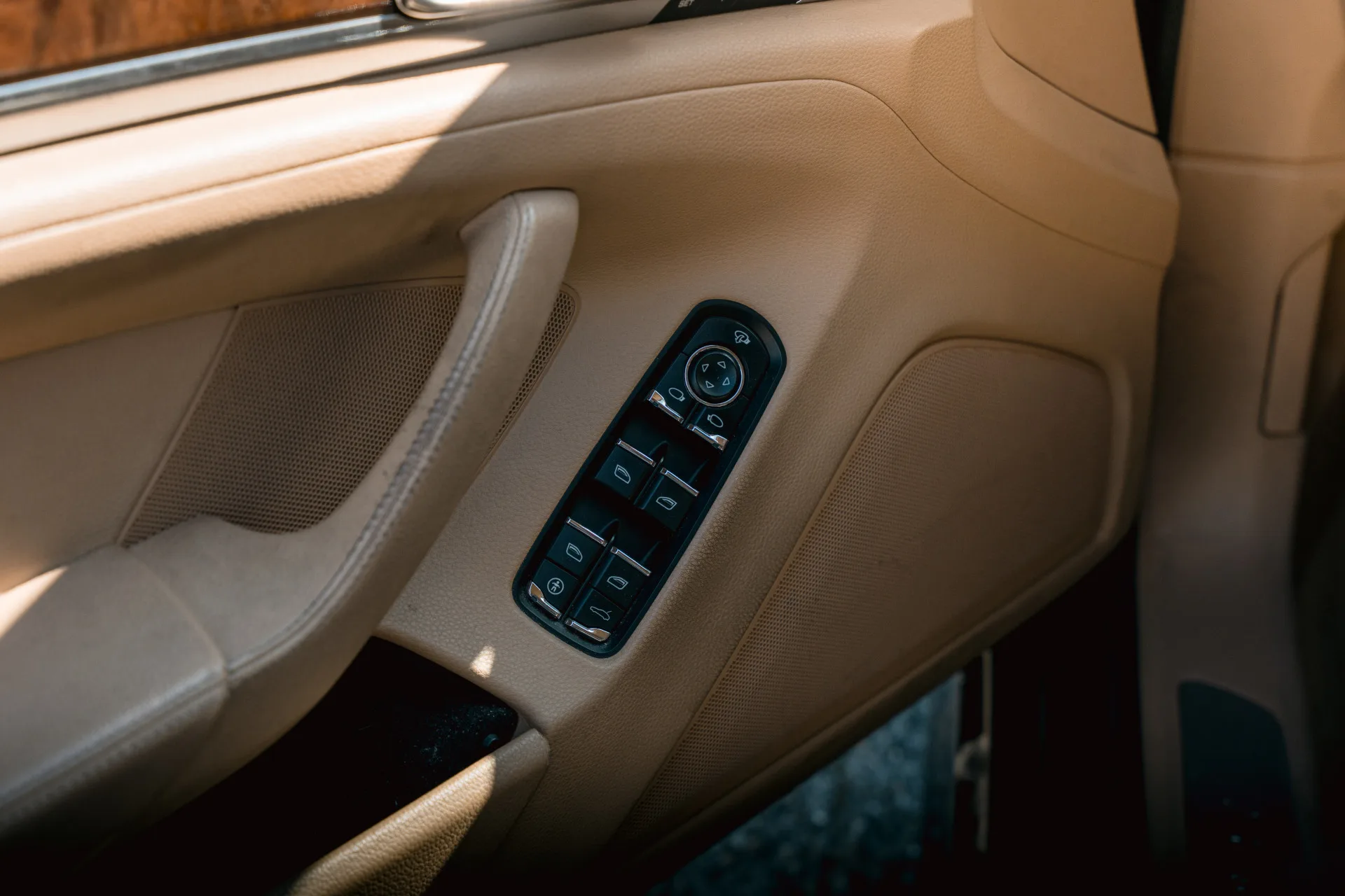 2013 Porsche Panamera S Hybrid, 22/30