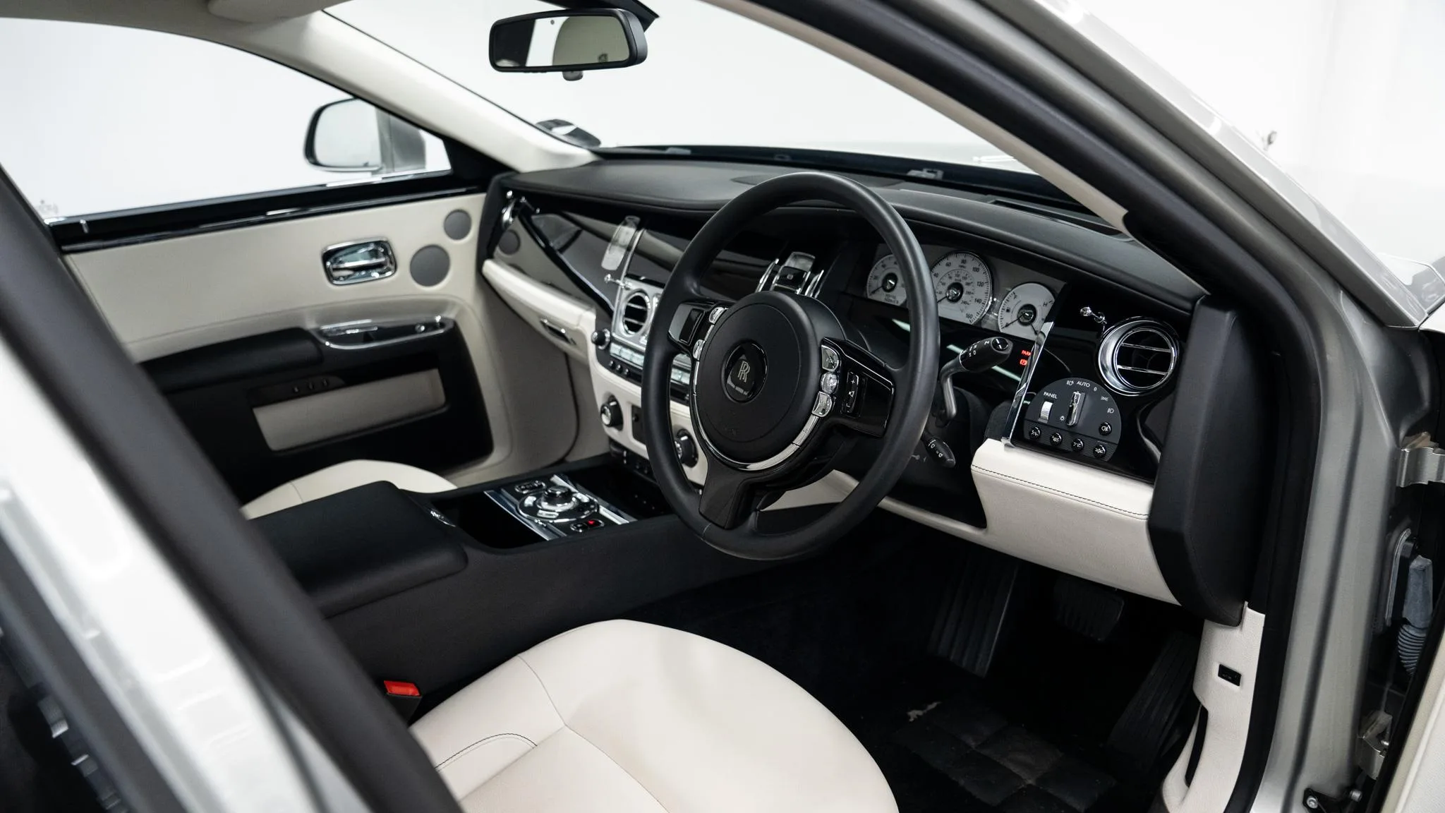 2013 Rolls-Royce Ghost, 27/30