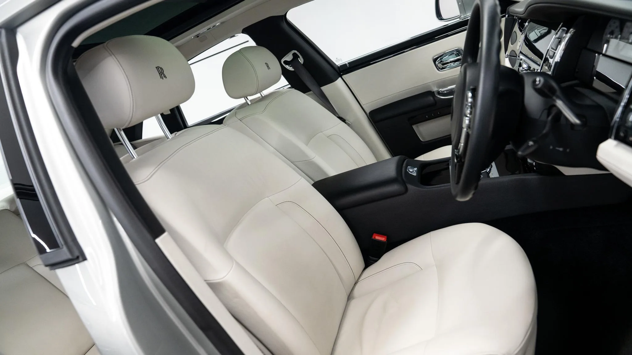 2013 Rolls-Royce Ghost, 28/30