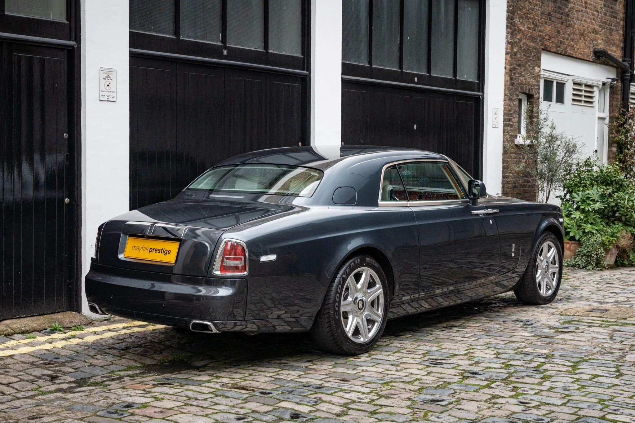 2013 Rolls-Royce Phantom Coupé Series II, 4/30