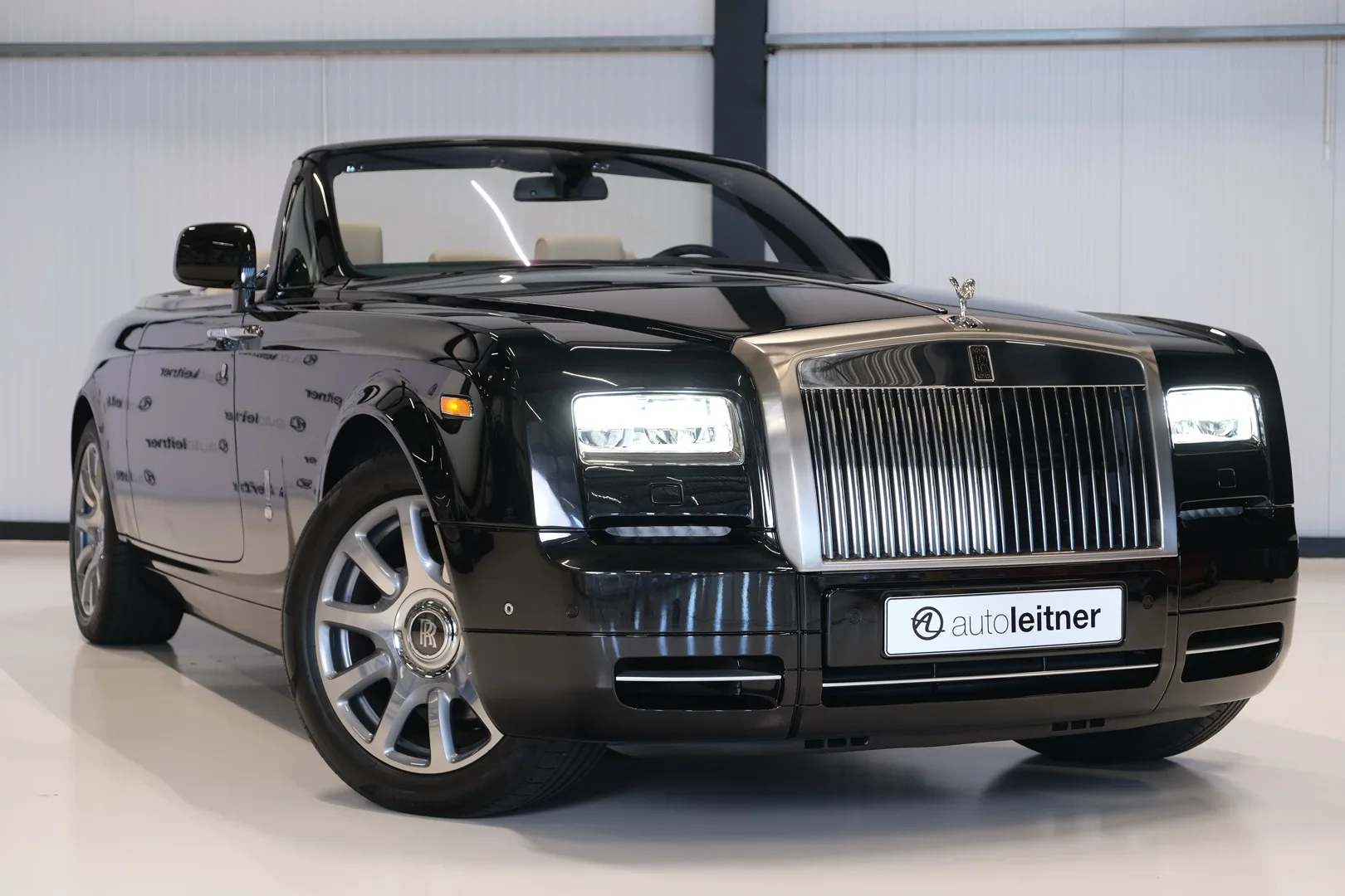 2013 Rolls-Royce Phantom Drophead Coupé Series II, 5/30