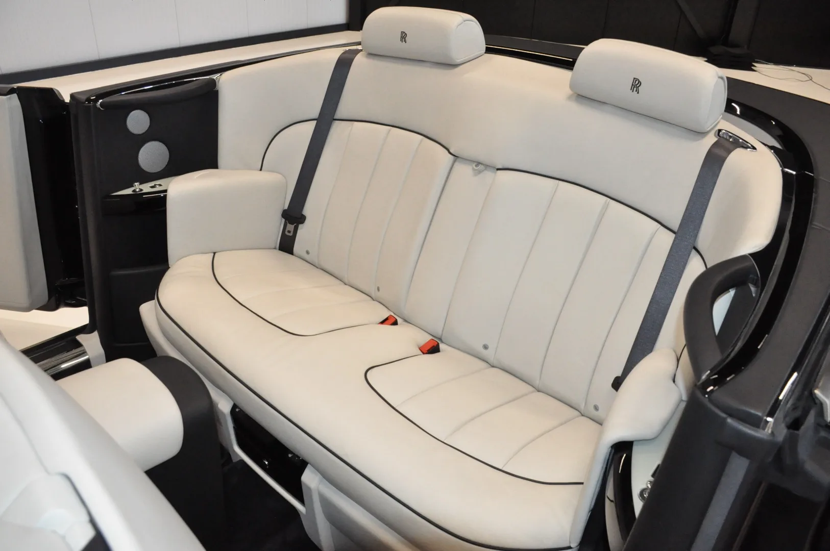 2013 Rolls-Royce Phantom Drophead Coupé Series II, 6/30