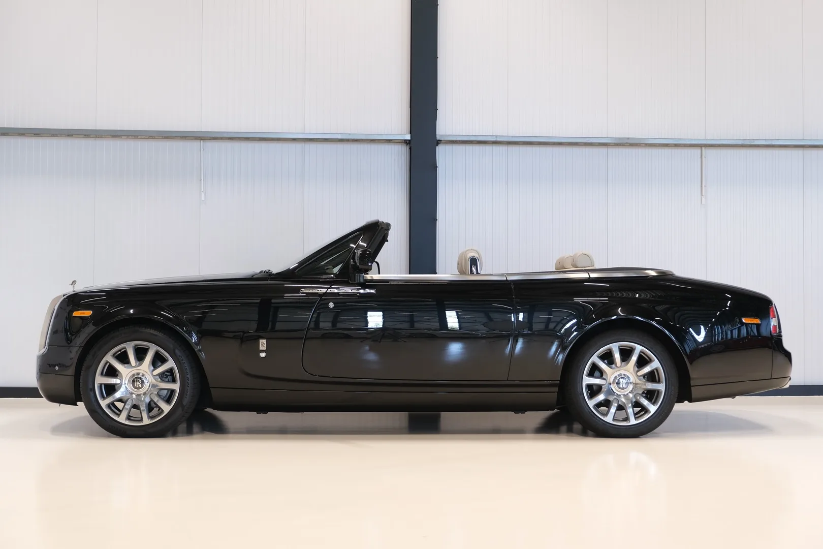 2013 Rolls-Royce Phantom Drophead Coupé Series II, 7/30