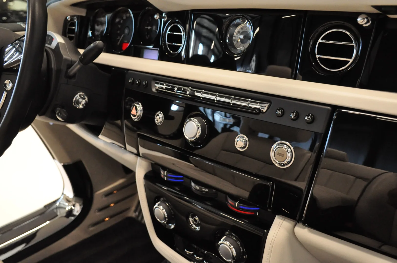 2013 Rolls-Royce Phantom Drophead Coupé Series II, 18/30
