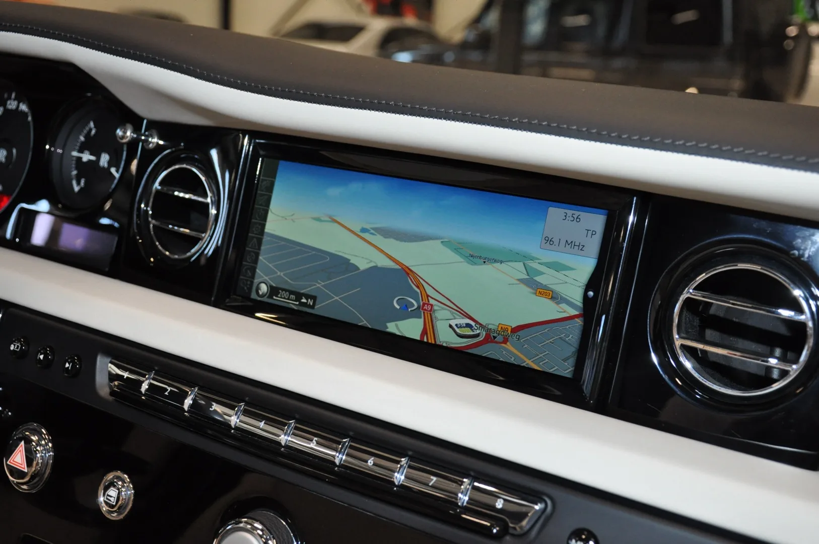 2013 Rolls-Royce Phantom Drophead Coupé Series II, 28/30