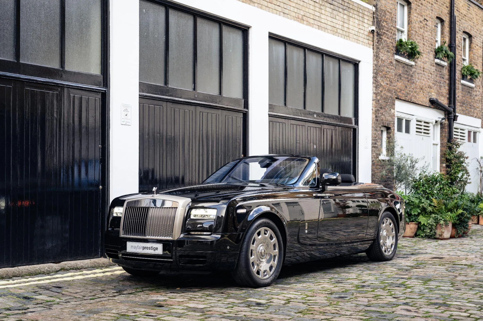 2013 Rolls-Royce Phantom Drophead Coupé Series II, 2/30