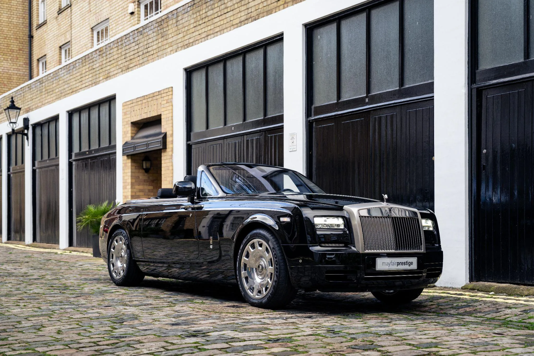 2013 Rolls-Royce Phantom Drophead Coupé Series II, 4/30