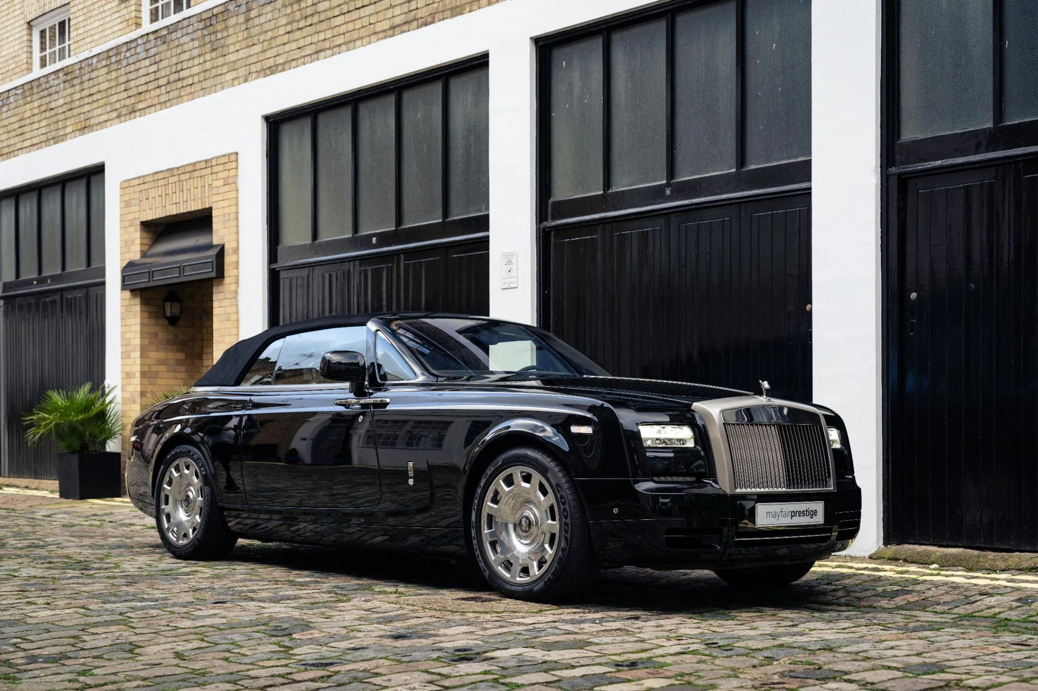 2013 Rolls-Royce Phantom Drophead Coupé Series II, 6/30