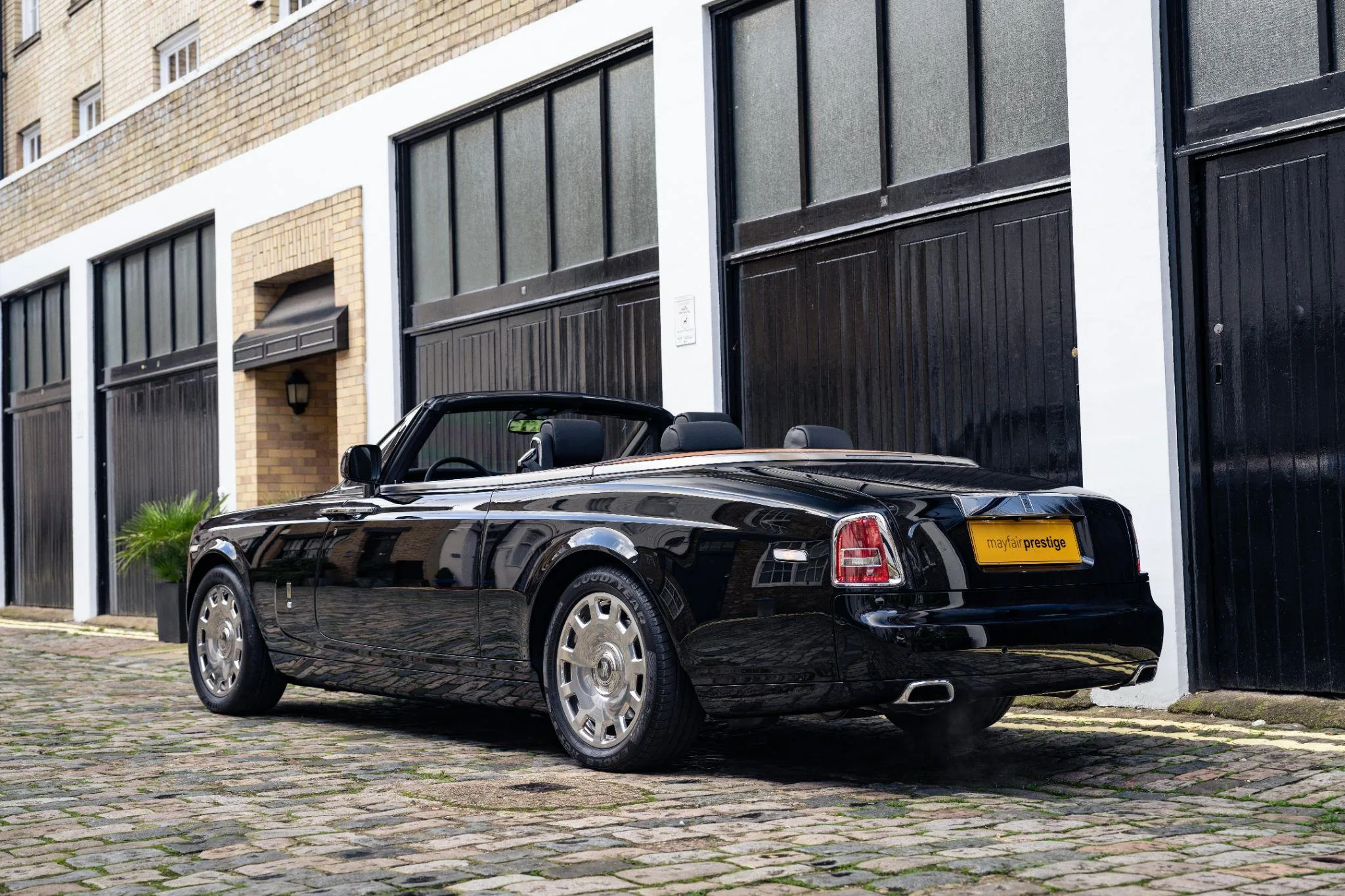 2013 Rolls-Royce Phantom Drophead Coupé Series II, 11/30
