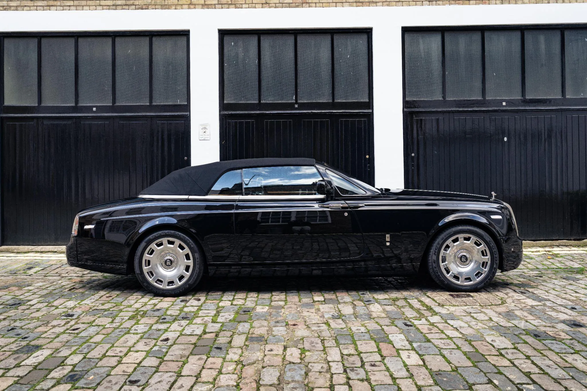 2013 Rolls-Royce Phantom Drophead Coupé Series II, 20/30