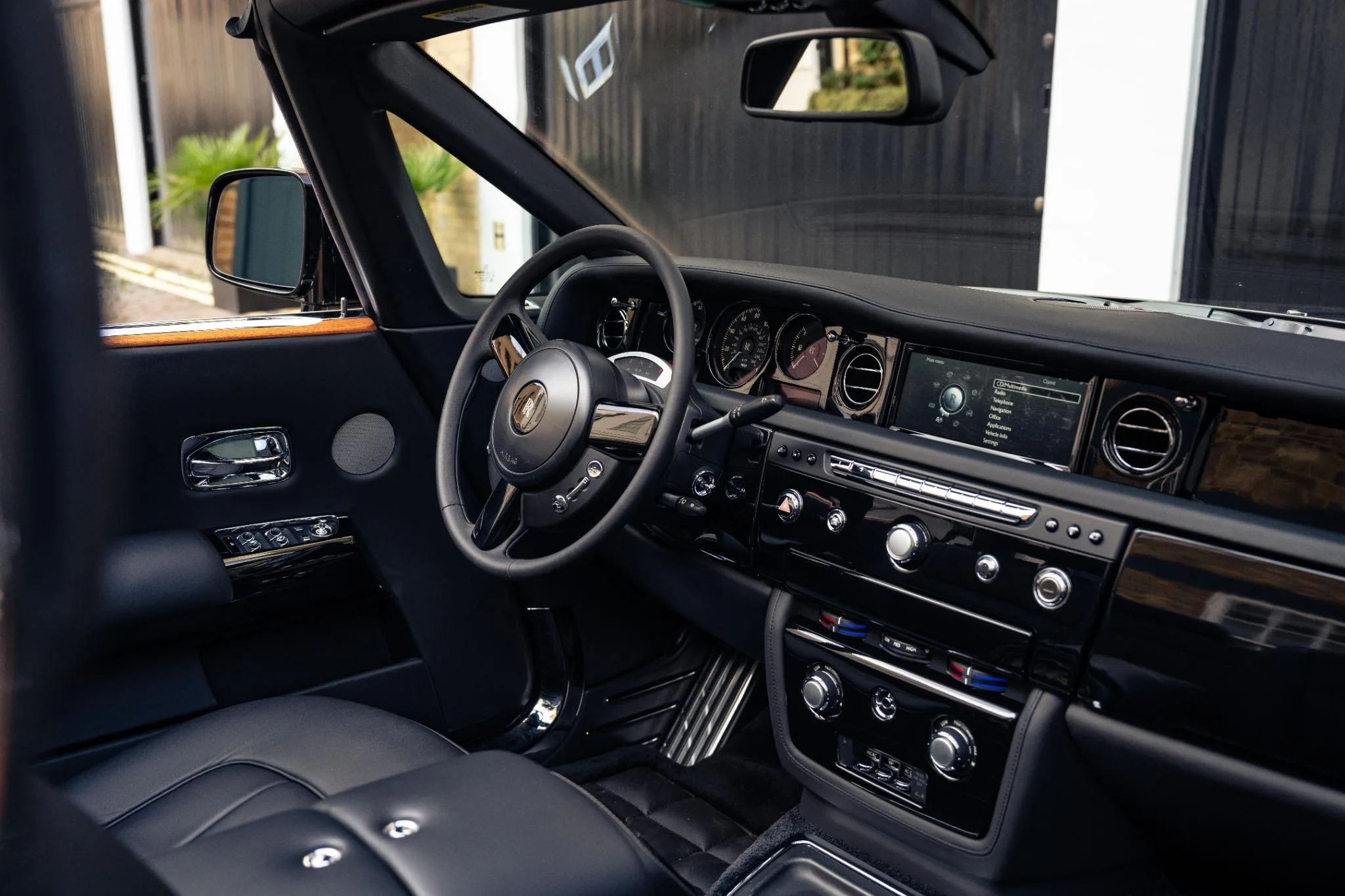 2013 Rolls-Royce Phantom Drophead Coupé Series II, 26/30