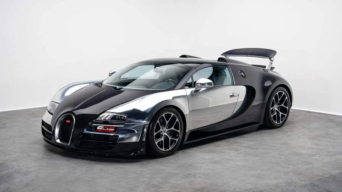 2014 Bugatti Veyron Grand Sport Vitesse offered by a specialist dealer in Dubai, United Arab Emirates, photo 2 of 25