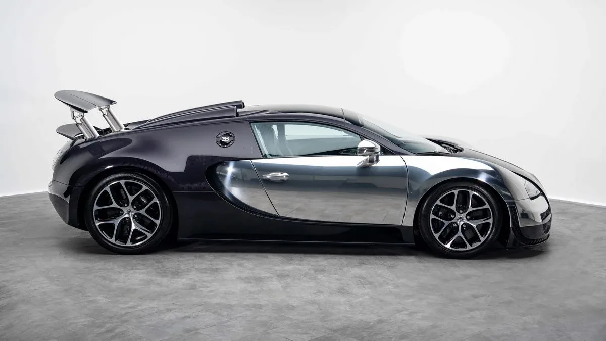 2014 Bugatti Veyron Grand Sport Vitesse offered by a specialist dealer in Dubai, United Arab Emirates, photo 5 of 25