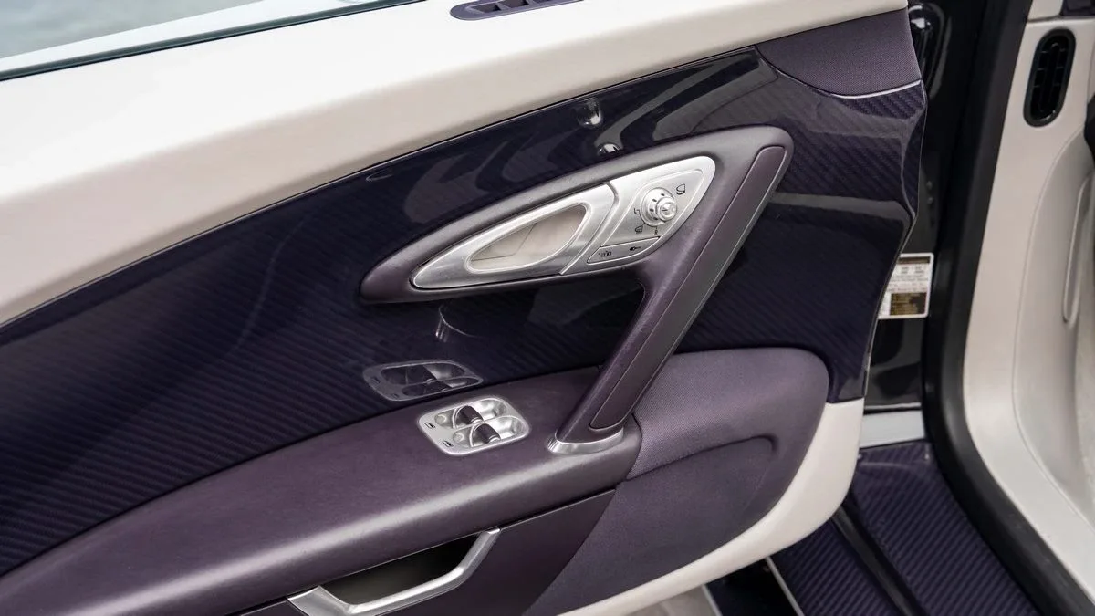 2014 Bugatti Veyron Grand Sport Vitesse offered by a specialist dealer in Dubai, United Arab Emirates, photo 11 of 25