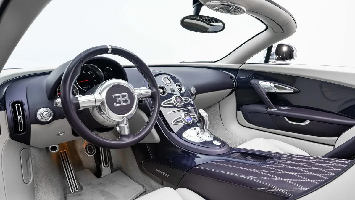 2014 Bugatti Veyron Grand Sport Vitesse offered by a specialist dealer in Dubai, United Arab Emirates, photo 13 of 25