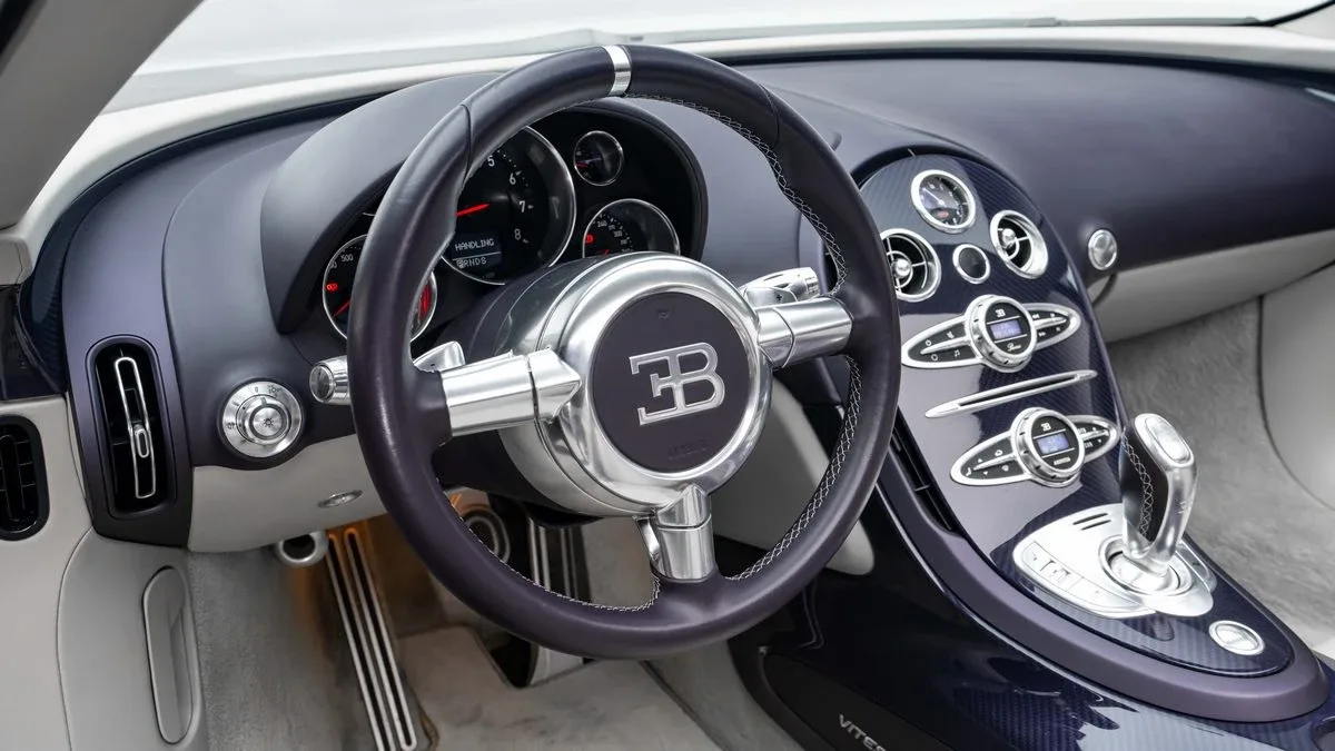 2014 Bugatti Veyron Grand Sport Vitesse offered by a specialist dealer in Dubai, United Arab Emirates, photo 14 of 25