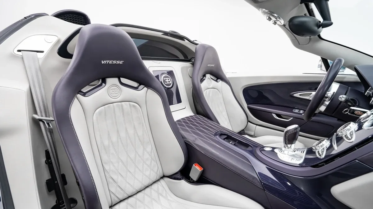 2014 Bugatti Veyron Grand Sport Vitesse offered by a specialist dealer in Dubai, United Arab Emirates, photo 20 of 25