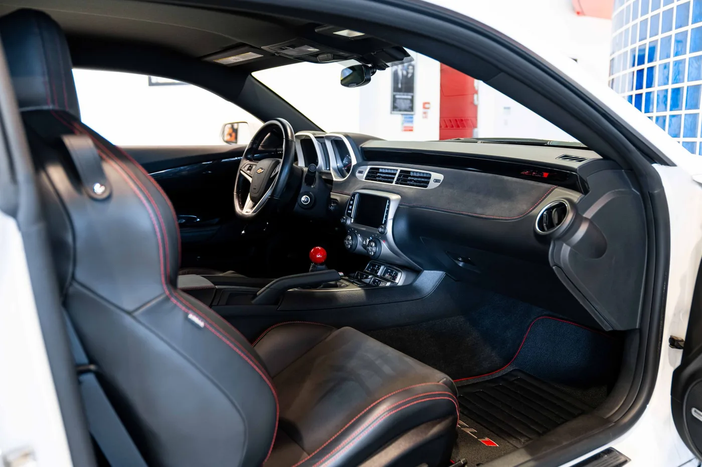 2014 Chevrolet Camaro ZL1 offered by a collector car specialist in London, United Kingdom, photo 17 of 22