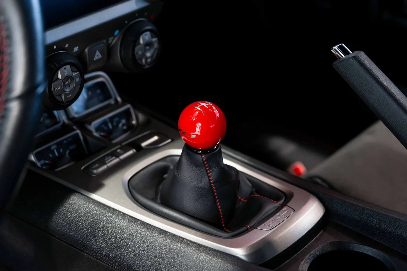 2014 Chevrolet Camaro ZL1 offered by a collector car specialist in London, United Kingdom, photo 18 of 22