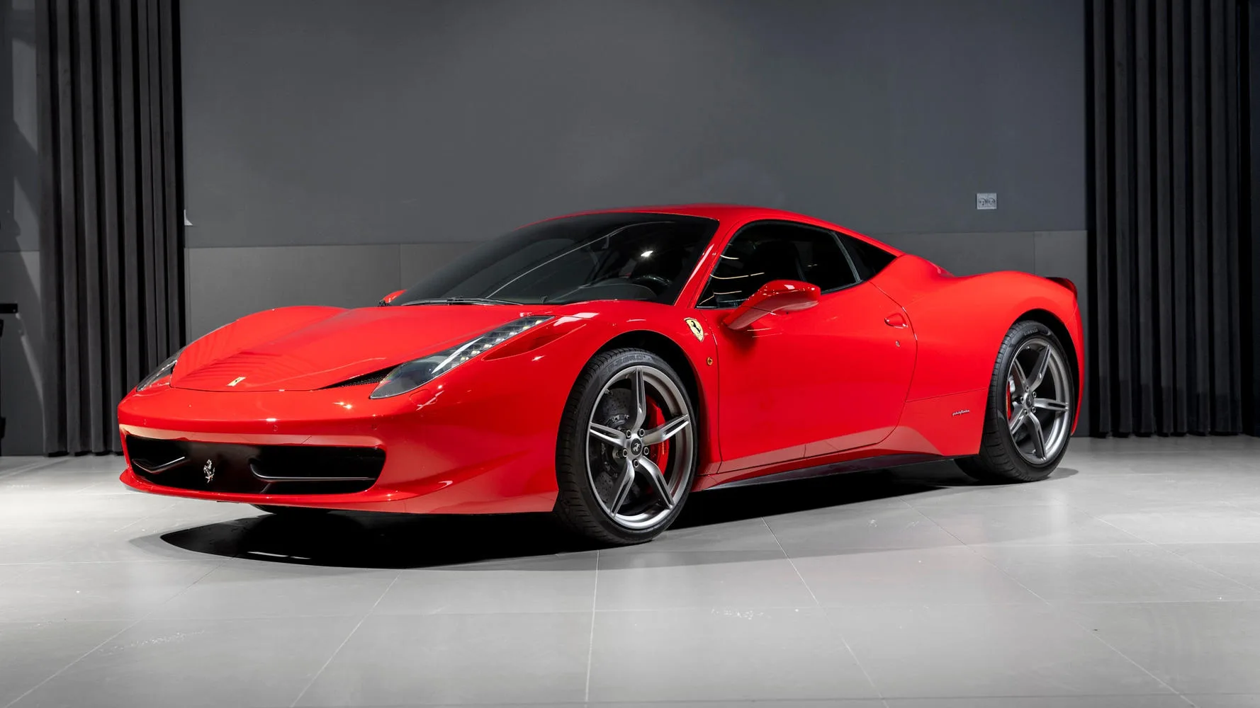 2014 Ferrari 458 Italia angeboten von einem Fachhändler in Kongens Lyngby, Dänemark, Hauptfoto